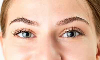 Rehaussement des cils + coloration (60 min) près de Charleroi