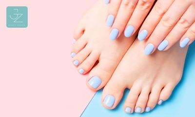 Russian manicure of mini-pedicurebahandeling + gellak (60 min)
