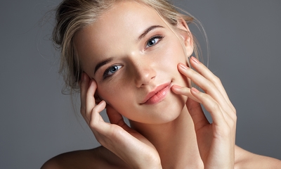 Gesichtsbehandlung (60 Minuten) oder Microneedling