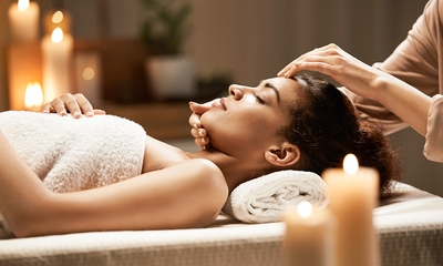 Gesichtsmassage (30, 45 oder 60 Minuten)
