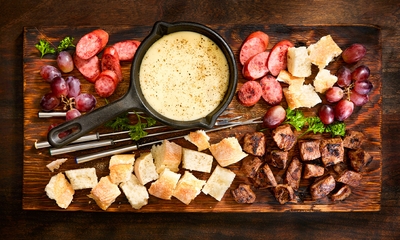 Menu fondue savoyarde ou menu fondue bourguignonne en 2 services à La Louvière