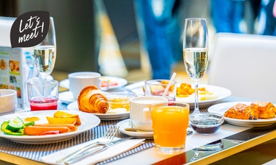 Ontbijtbuffet + glas cava (2,5 uur)