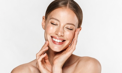 Gesichtsbehandlung nach Wahl (45 oder 60 Minuten)