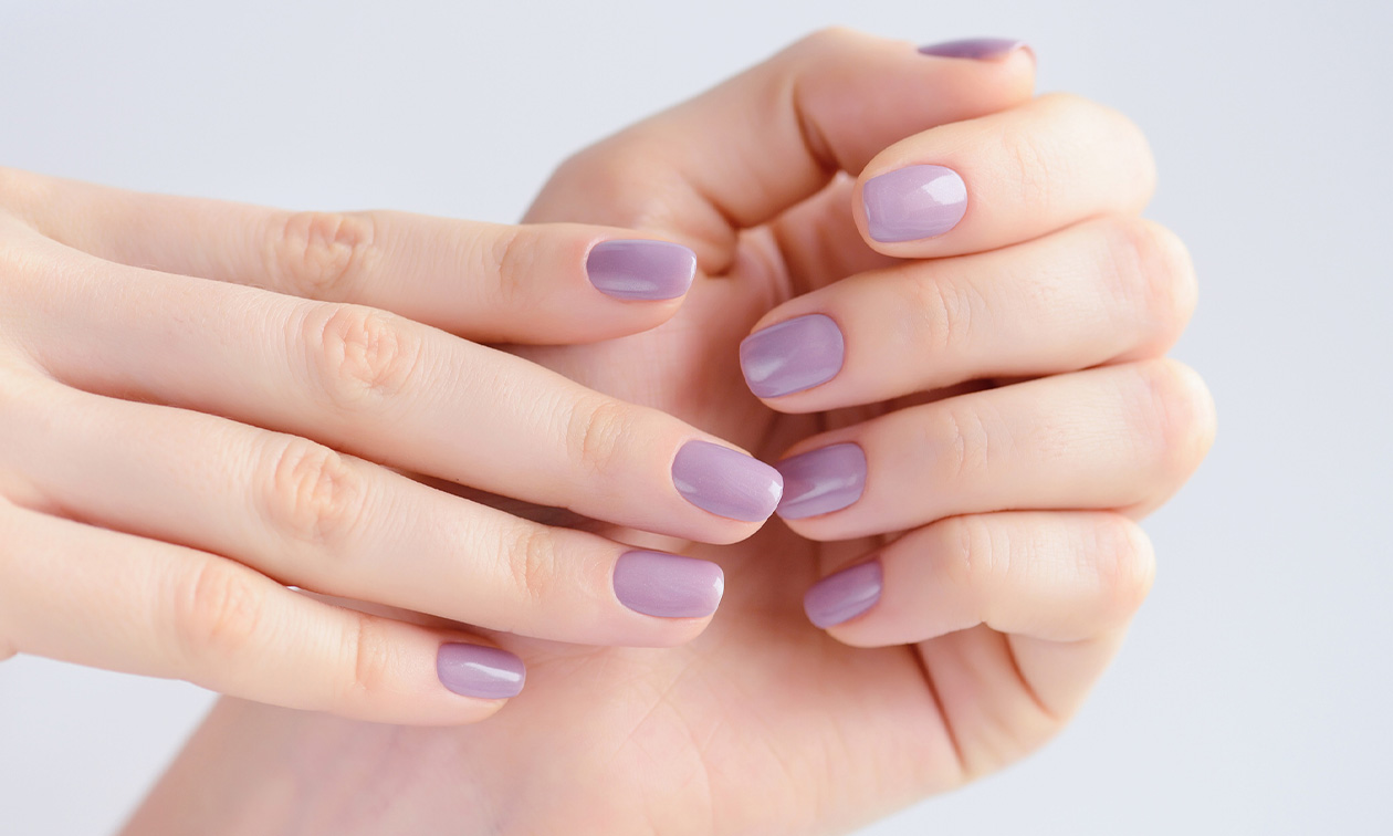 Manicurebehandeling + gellak + handmassage