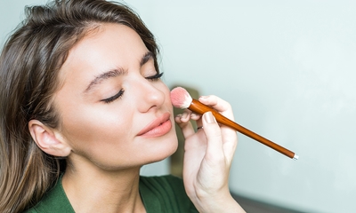 Schminkworkshop (ca. 2 bis 2,5 Std.) oder Make-up Party zum Junggesellenabschied (bis 8 Pers.)