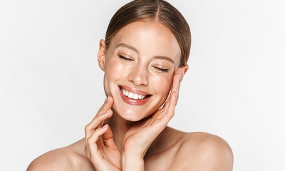 Gelaatsverzorging naar keuze + lichttherapie