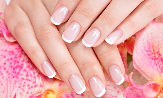 Manicurebehandeling met gellak, BIAB of acrylnagels