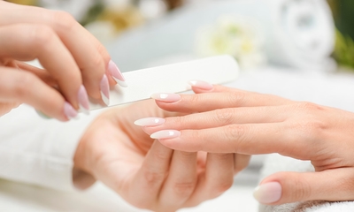 Manicurebehandeling + evt. gellak, BIAB of gelnagels