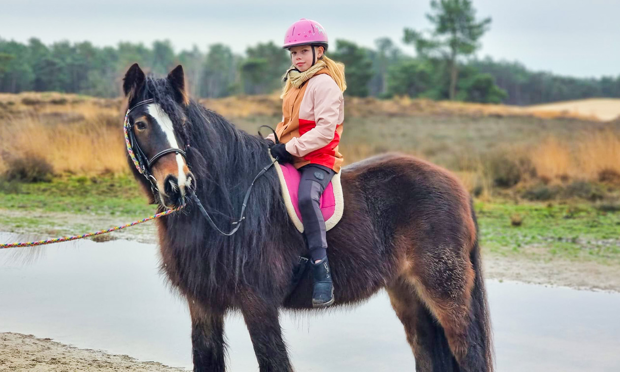 Ponypret-moment (45 min) of bosrijden (1 of 2 uur) voor kinderen