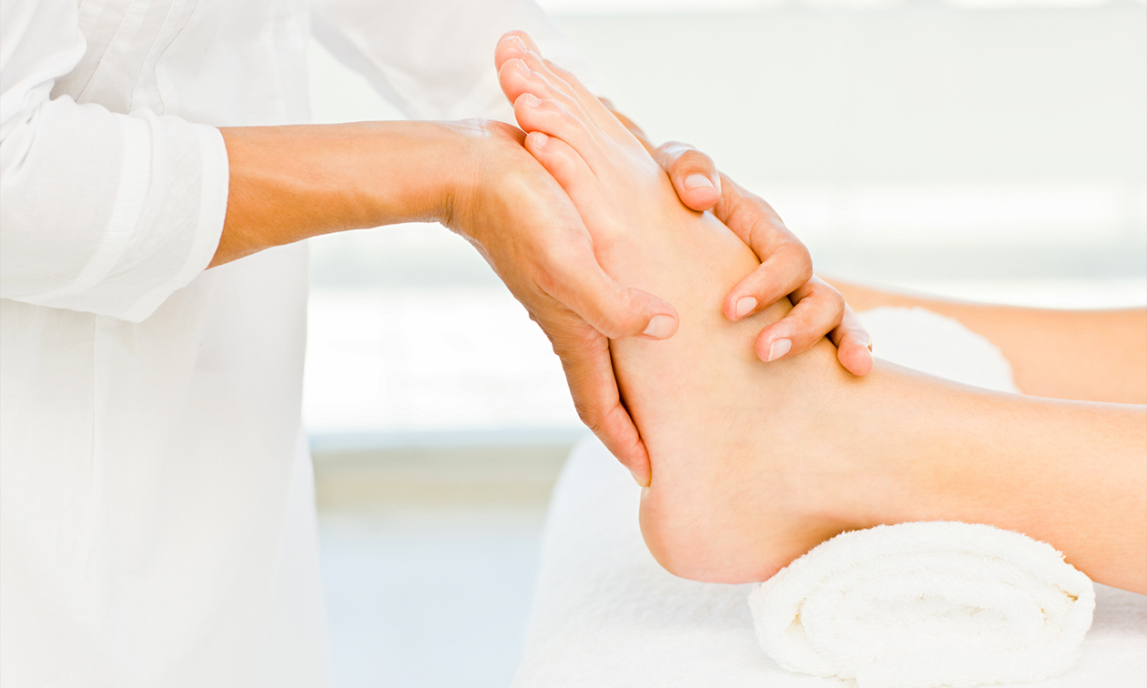 Pedicurebehandeling + pedi polish