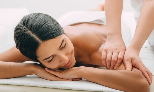 Gezichtsbehandeling of microneedling met zalm-DNA