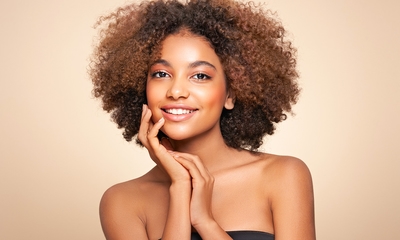 Gezichtsbehandeling naar keuze (30, 60 of 75 min) of wimperlift