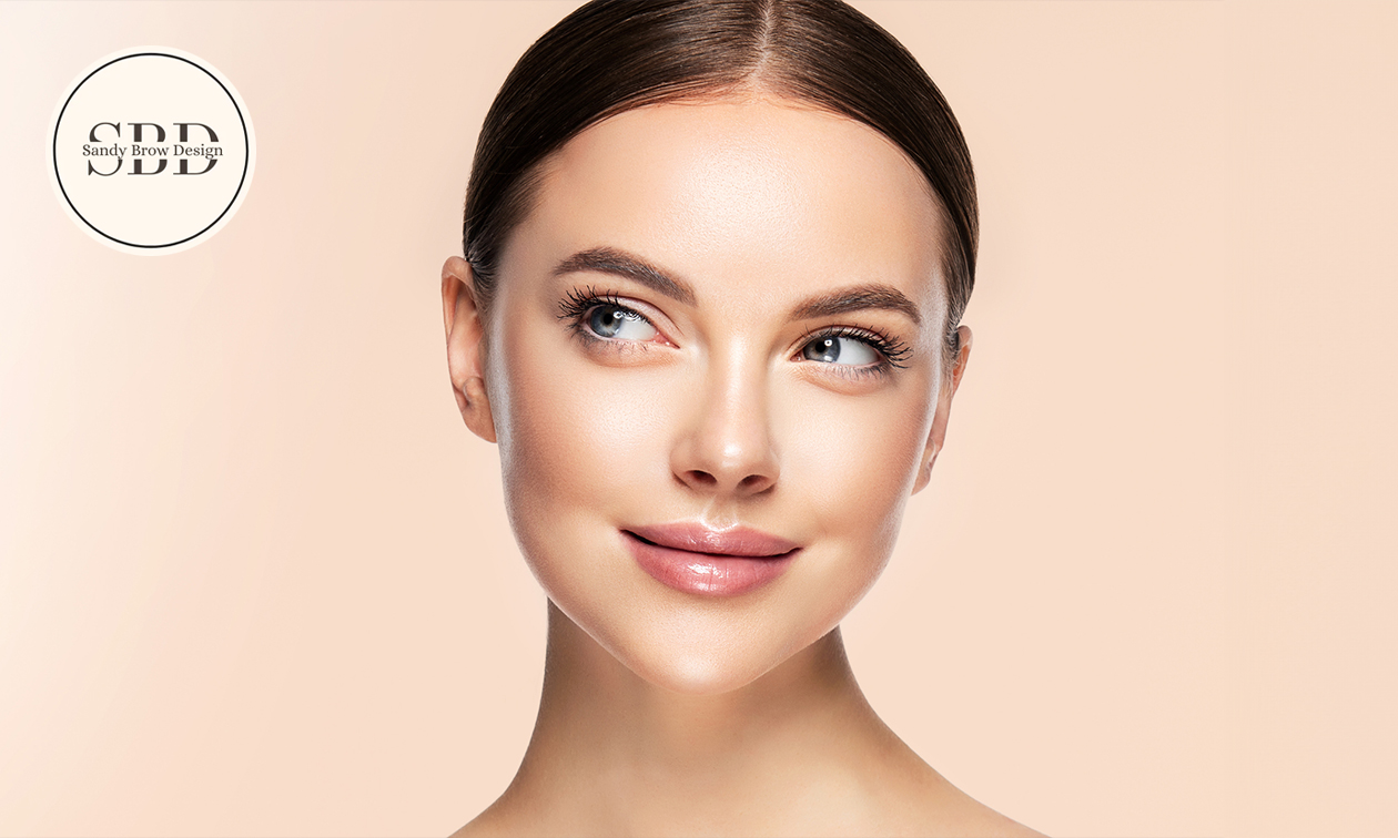 Wimper- of wenkbrauwbehandeling naar keuze