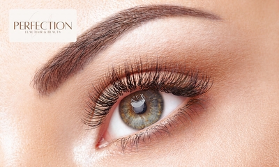 Wimperlift + verven of wimperextensions naar keuze + evt. bijwerken