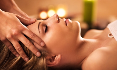 Gezichtsbehandeling naar keuze (60 of 90 min) of kriebelmassage en hairplay (40 min)