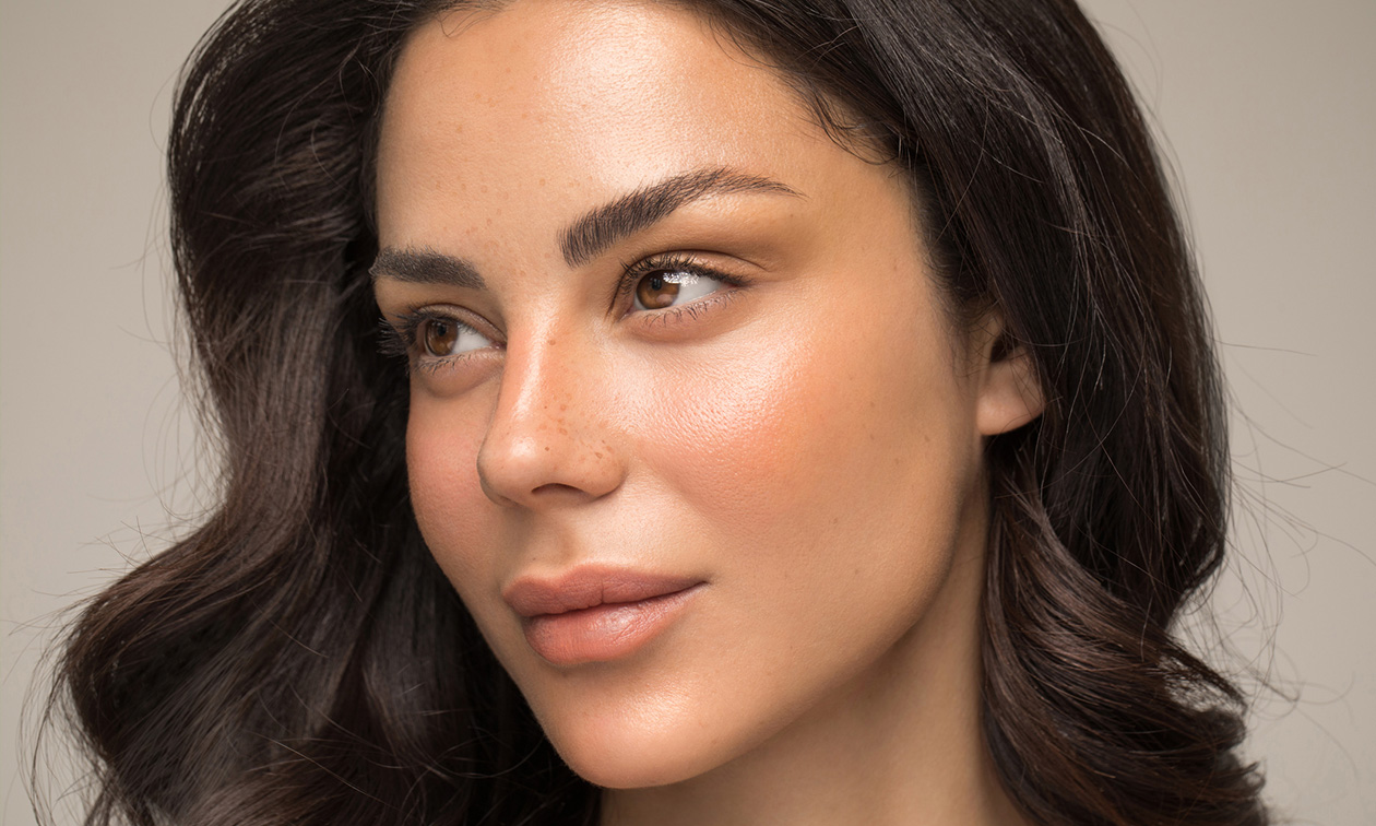 Wimper- of wenkbrauwbehandeling naar keuze