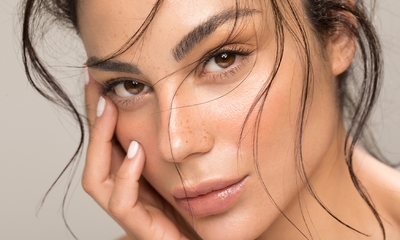 Wimper- of wenkbrauwbehandeling naar keuze