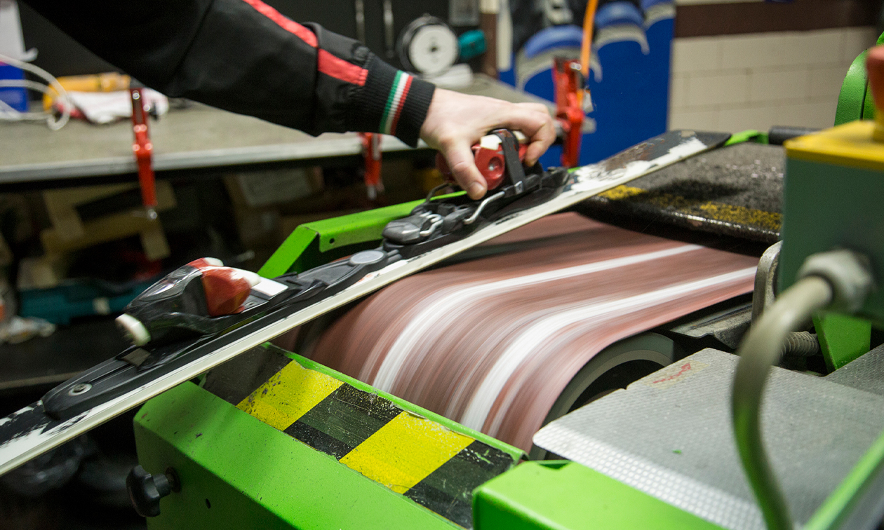 Onderhoud ski's of snowboard of Wax- en slijpworkshop (2,5 à 3 uur)