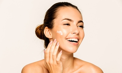 Gezichtsbehandeling naar keuze (45, 60 of 75 min) of gezichtsmassage