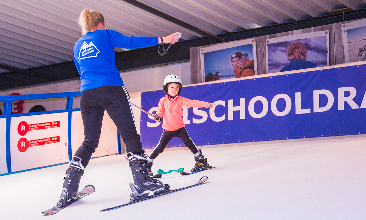 Ski- of snowboardles bij Skischool Drachten Ski- of snowboardles bij Skischool Drachten