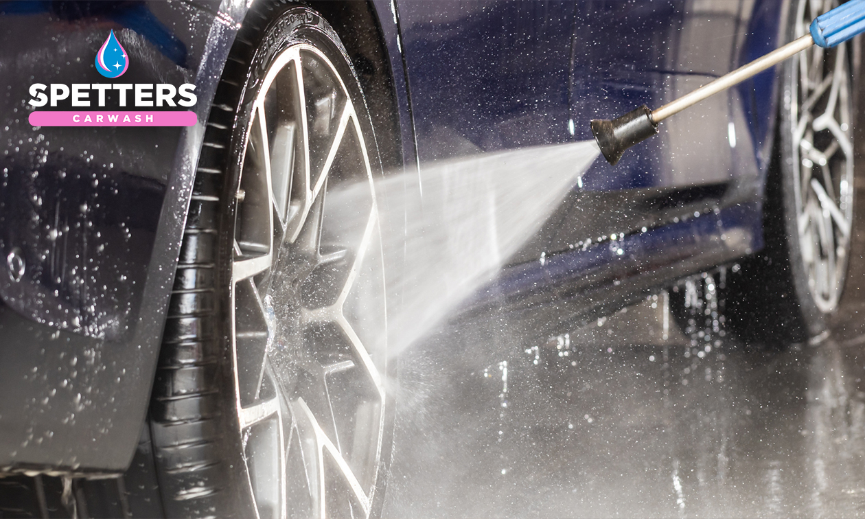 Handmatige autowasbeurt 'Spetterend' bij Spetters Carwash