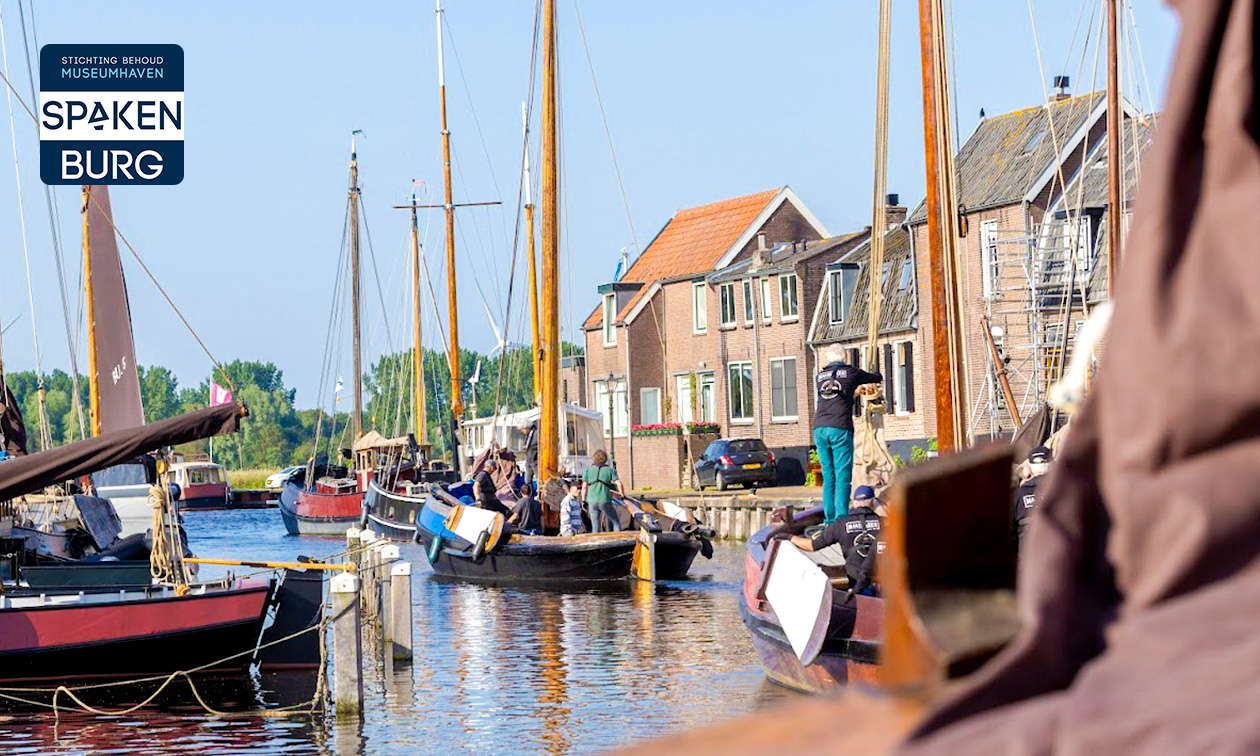 Rondvaart vanuit Spakenburg op een authentieke vissersboot (1 uur)