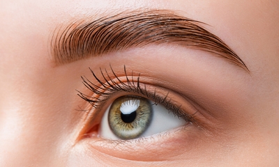 Wenkbrauw- of wimperbehandeling naar keuze in hartje Amersfoort