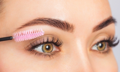 One-by-one of (light) volume wimperextensions