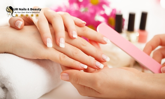 Manicure- of pedicurebehandeling naar keuze en/of gellak