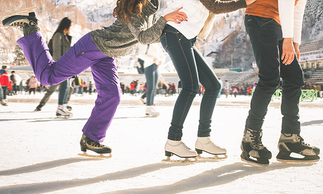 2 uur schaatsen + drankje bij Valkenburg on Ice