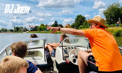 Boottocht incl. gids en DJ (1 uur)