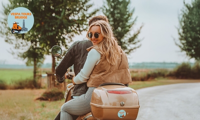 Huur een Vespa-scooter voor een dag (8 uur) + route in Brugge