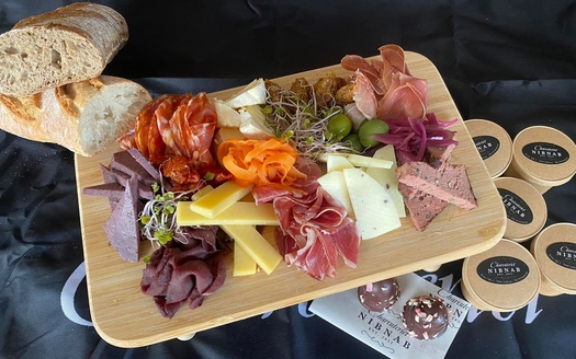 Tapas, sødt og vin til 2