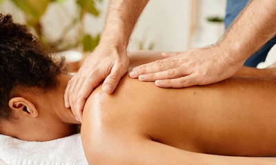 Massage nach Wahl (60-90 Minuten)