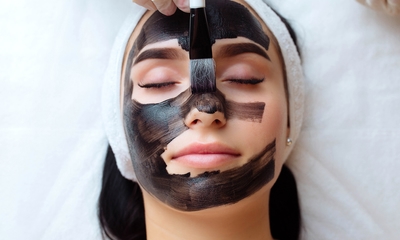 HIFU facelift-behandeling of carbon laser peeling + ontspanningsmasker