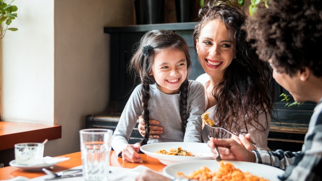 https://images.socialdeal.nl/img/dp-dynamicbanner-mobile-holidayonice-restaurants.jpg