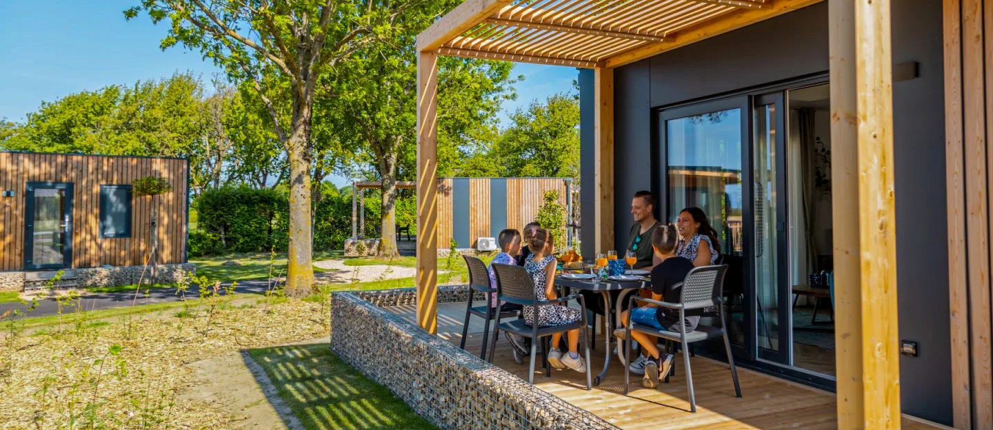 https://images.socialdeal.nl/img/dp-header-desktop-bungalowspecials3.jpg