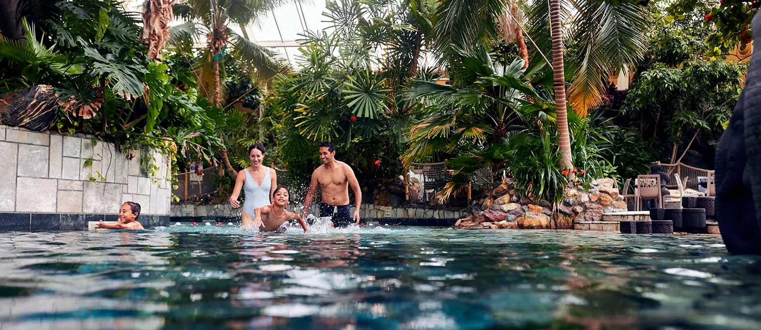 Zwemmen bij Aqua Mundo: ultiem zwemplezier bij ware zwemparadijzen