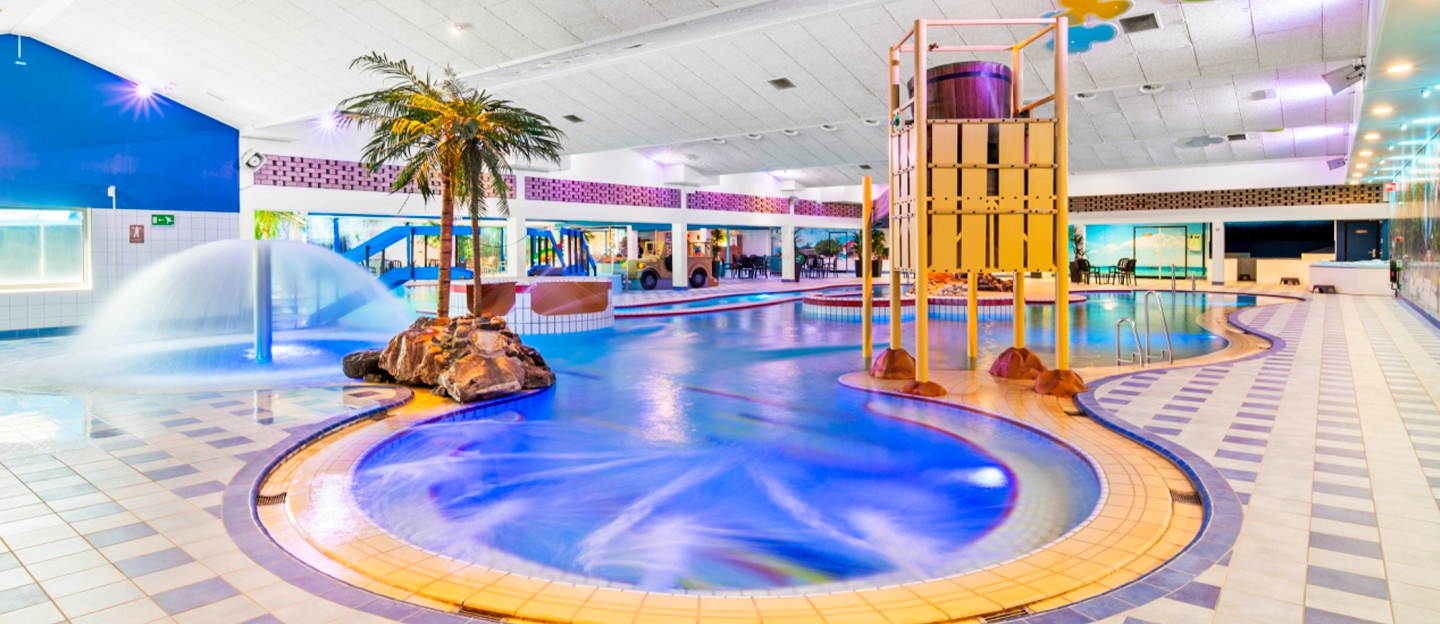 Druppel binnen bij Tropiqua voor een subtropisch zwemavontuur: beleef een fantastische dag met het hele gezin