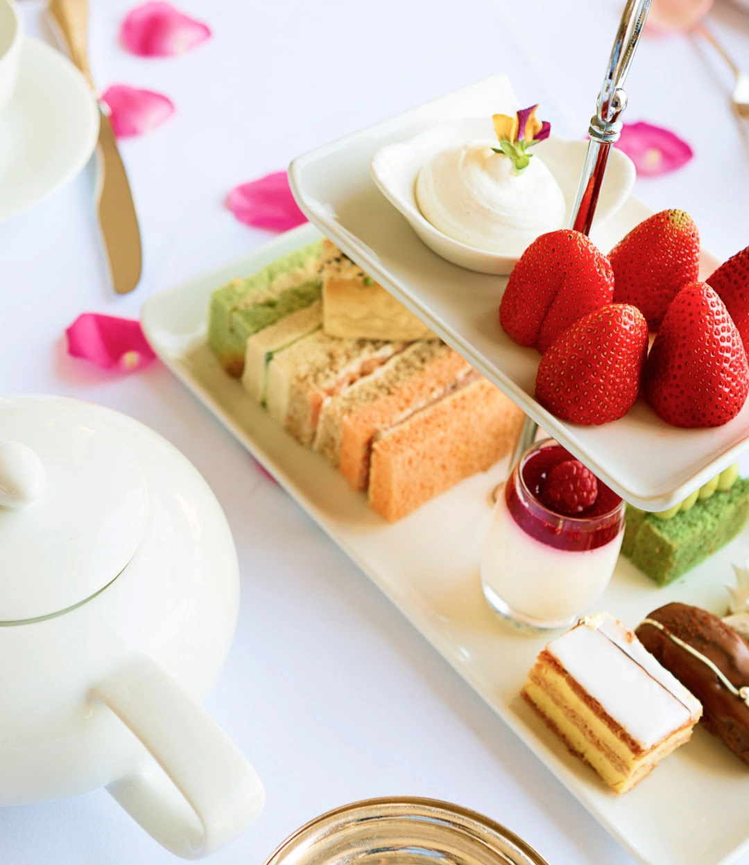 https://images.socialdeal.nl/img/dp-header-mobile-hightea-amsterdam.jpg