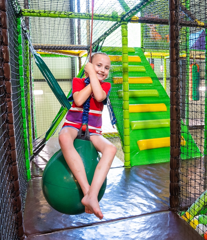 Klimmen en klauteren met korting bij Tarzan & Jane: ontdek de grootste binnenspeeltuin van de Benelux