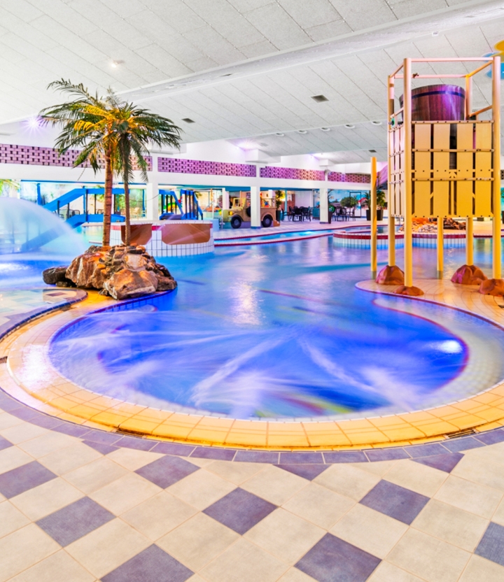 Druppel binnen bij Tropiqua voor een subtropisch zwemavontuur: beleef een fantastische dag met het hele gezin